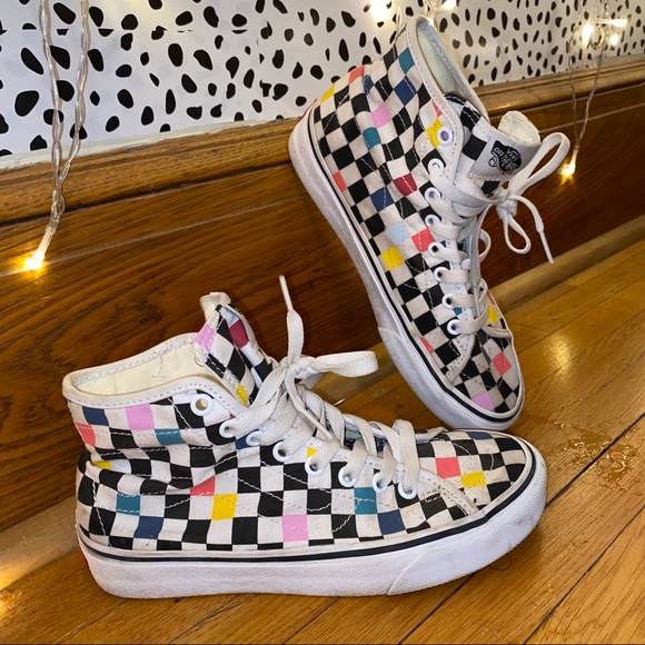 Vans Shoes - 90s inspired high top checkered Vans